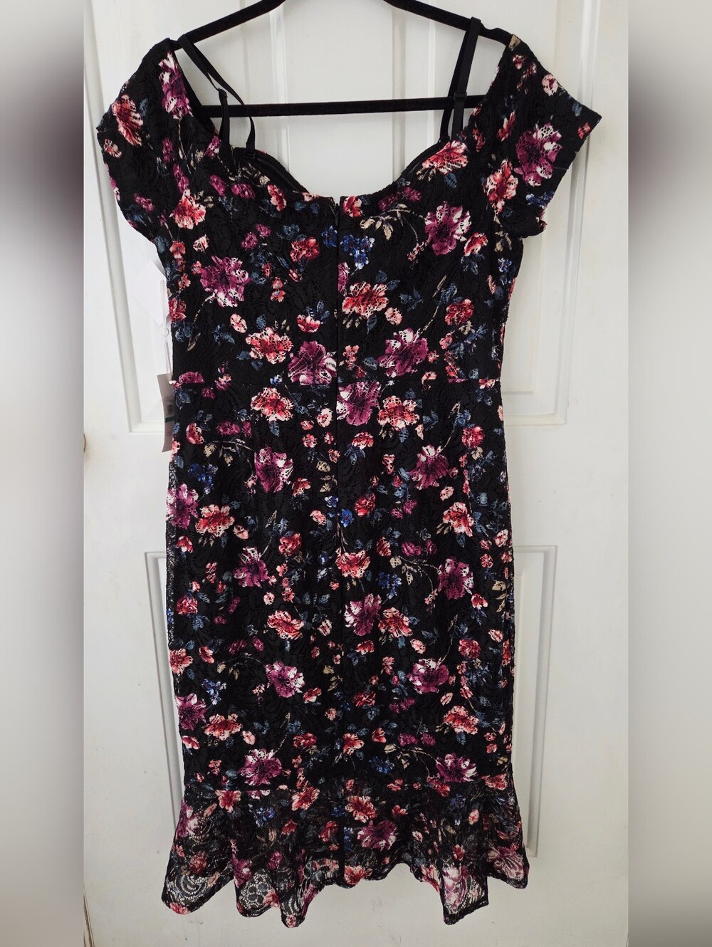 NWT Sienna Off the Shoulder Black & Pink Floral Lace Dress 16 - Picture 3 of 9